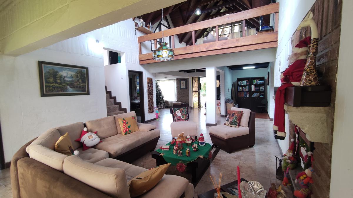 Casa en Venta de 4 habitaciones en Planta Baja con Terreno de 1800m, Valle de los Chillos, Conocoto