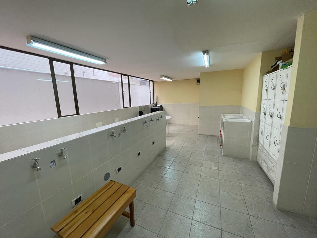 República de El Salvador, Local en renta, 100 m2, 4 ambientes, 3 baños, 1 parqueadero