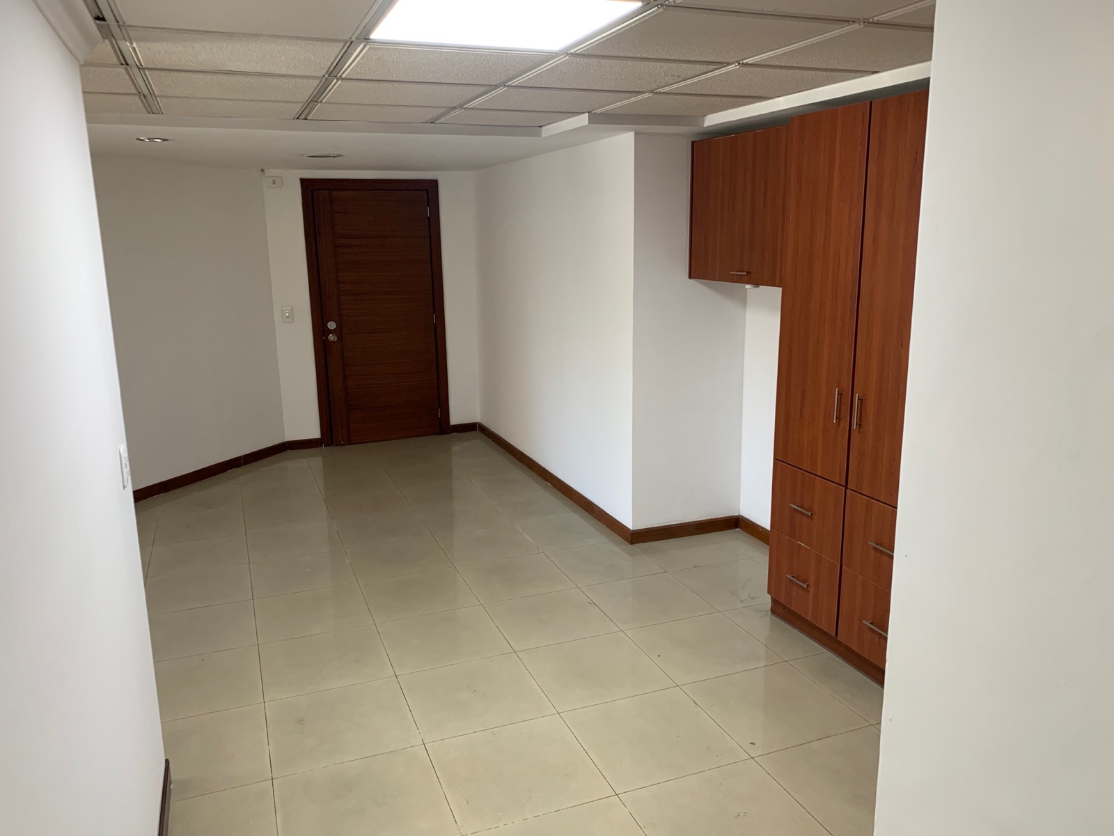 La Pradera, Oficina en renta, 75 m2, 3 ambientes, 1 baño, 1 parqueadero