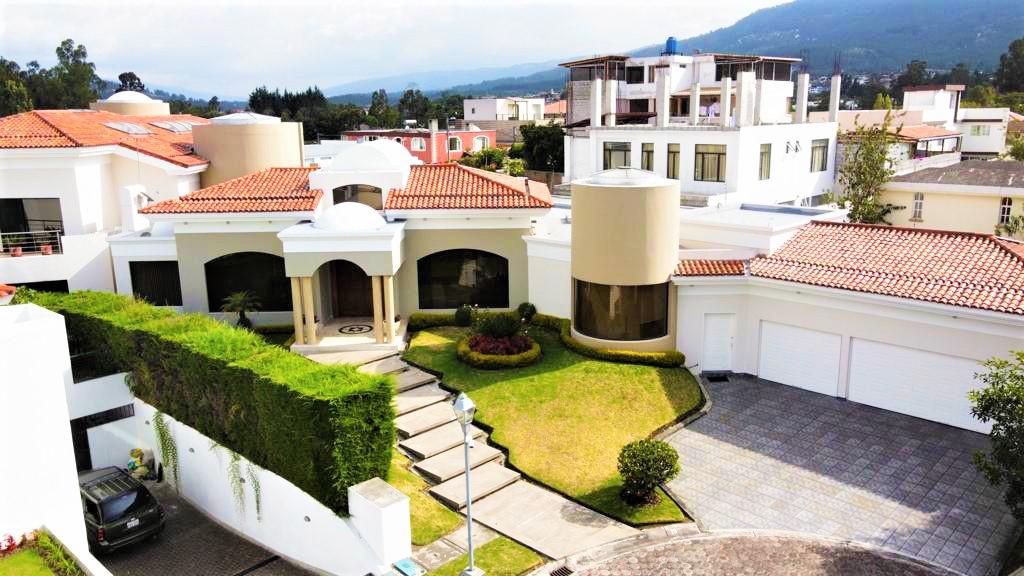 Venta Casa de Lujo 4D - Urbanización Privada - Cumbayá