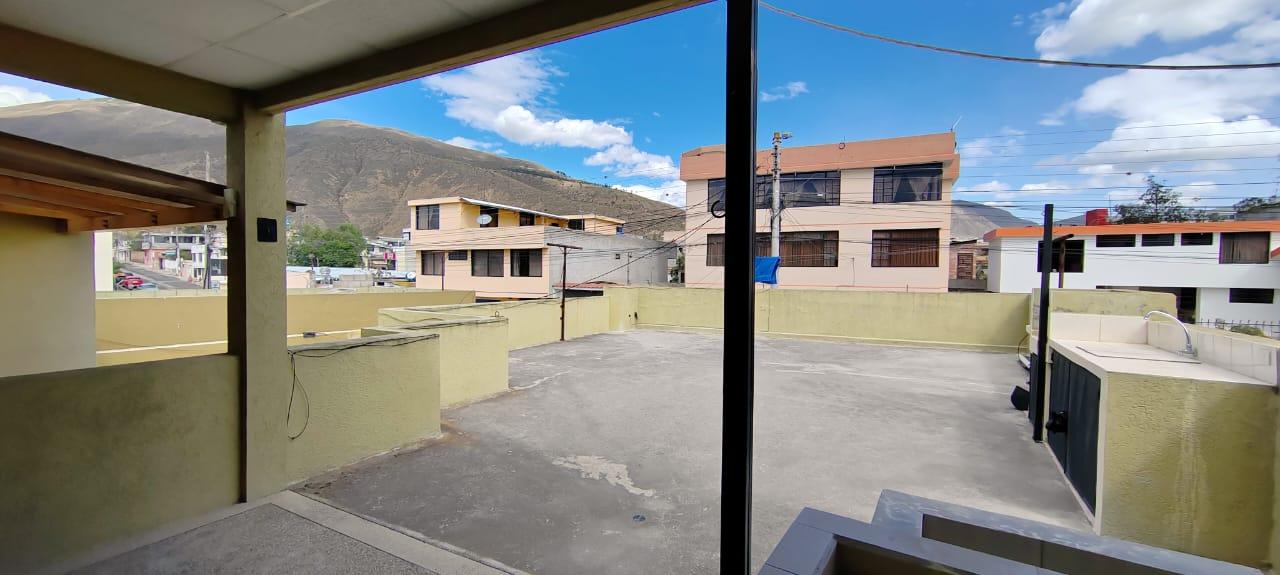 Casa en  venta / Mitad del Mundo