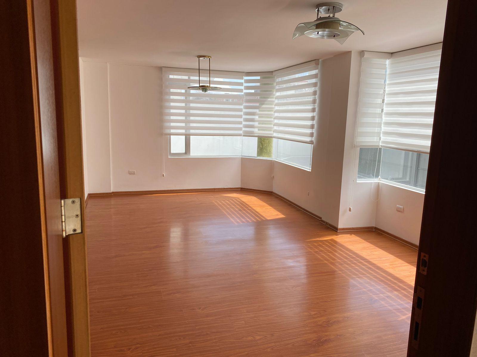 Vendo Departamento duplex en Urbanización Jardines de Amagasi