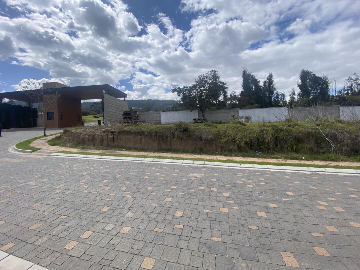 Espectacular terreno de venta ubicado dentro de urbanización nueva en Nayón