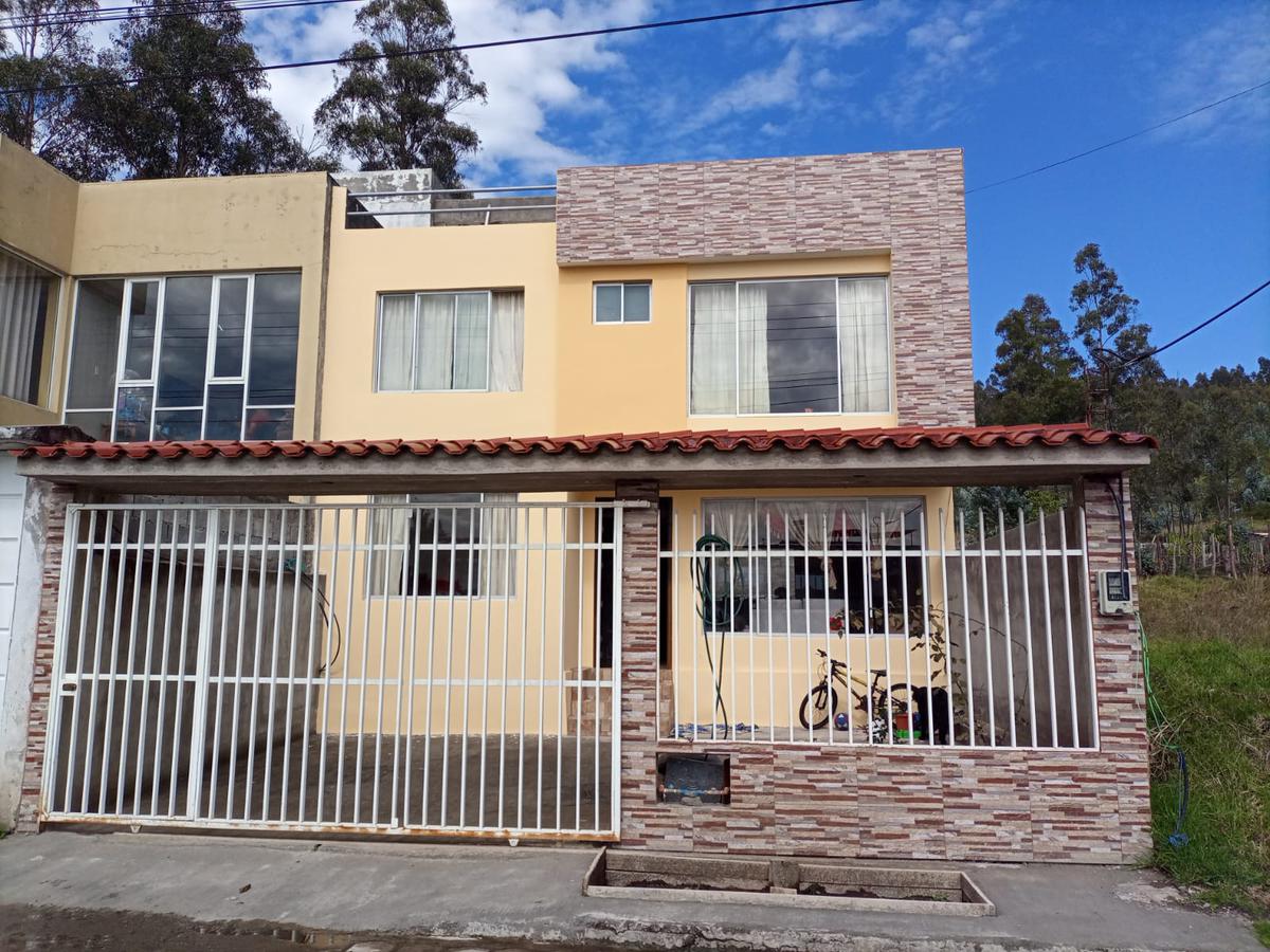 Nueva, Bonita y Amplia Casa en Conocoto Barrio Justicia Social