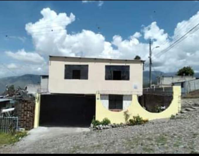 Casa en  Venta con Departemente Independiente  tras de la Iglesia en  el Sector 19 de Enero