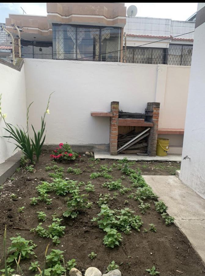 VENDO Y/O RENTO CASA TOTALMENTE INDEPENDIENTE SECTOR CARCELÉN ALTO