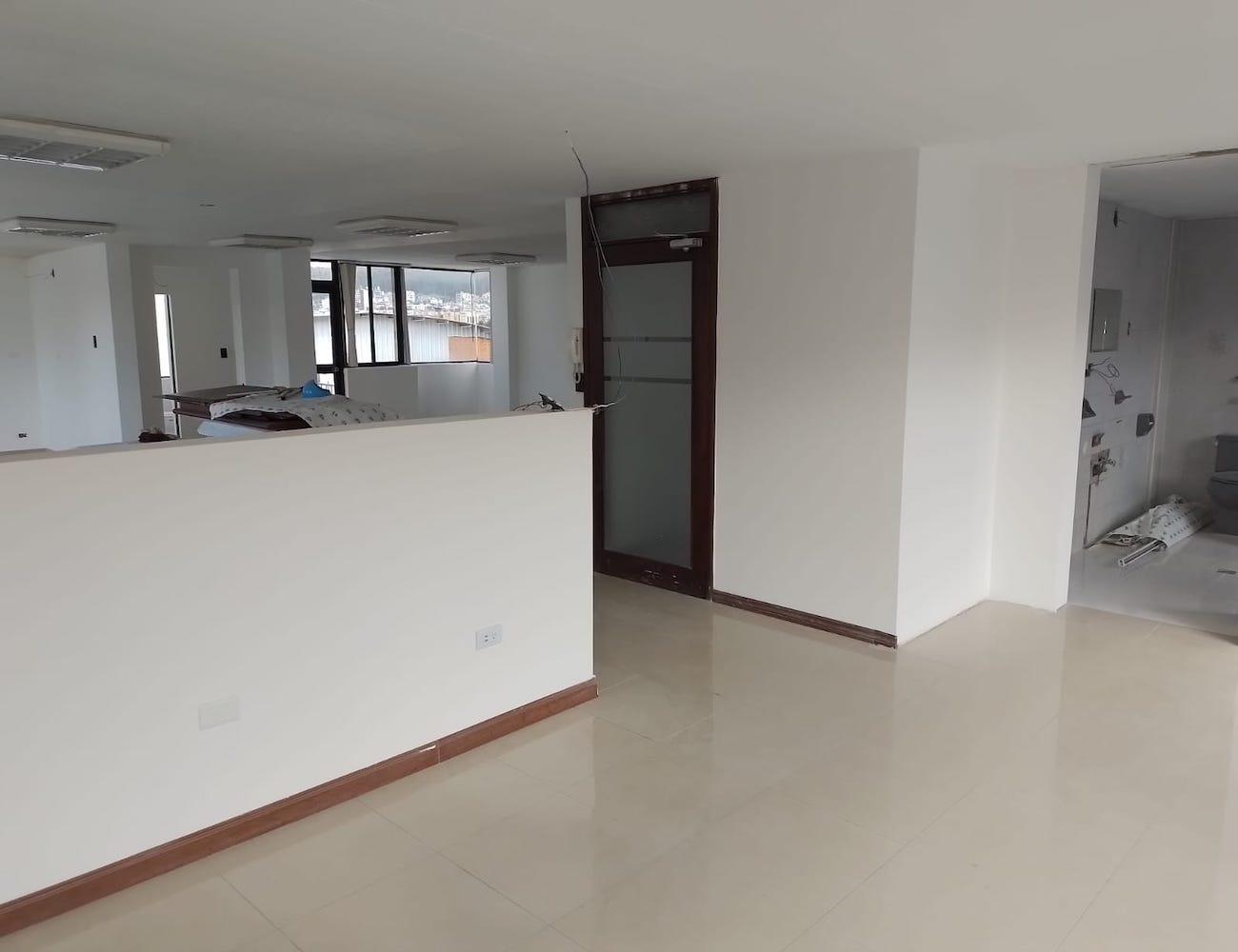 La Y , Oficina en renta, 130 m2, 3 ambientes, 2 baños