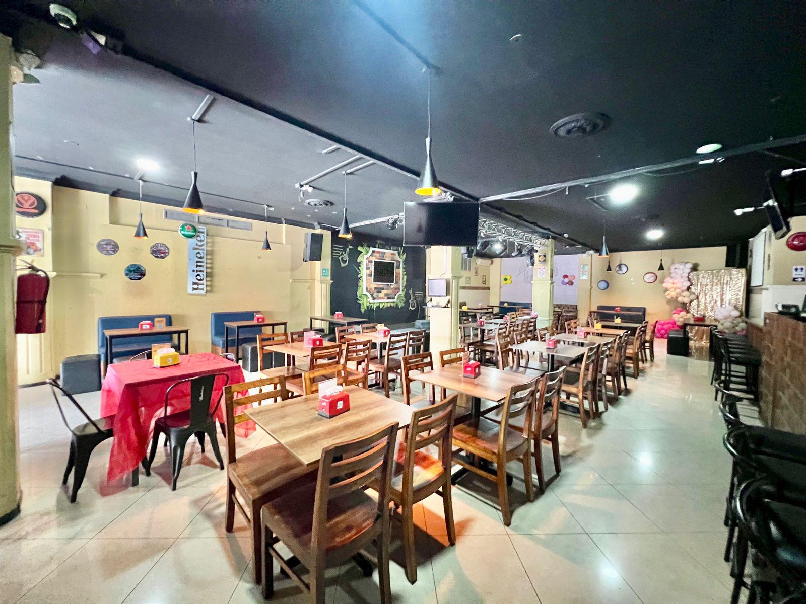 Local comercial en Alquiler ideal para resto bar, La Garzota,Av. Guillermo Pareja R