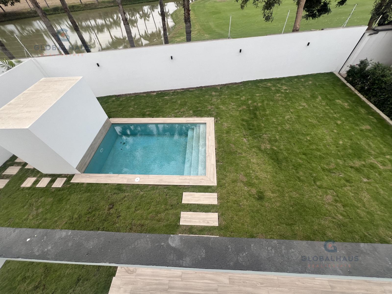 Venta de Casa en Isla Mocoli, 4 Habitaciones, Piscina  M.C