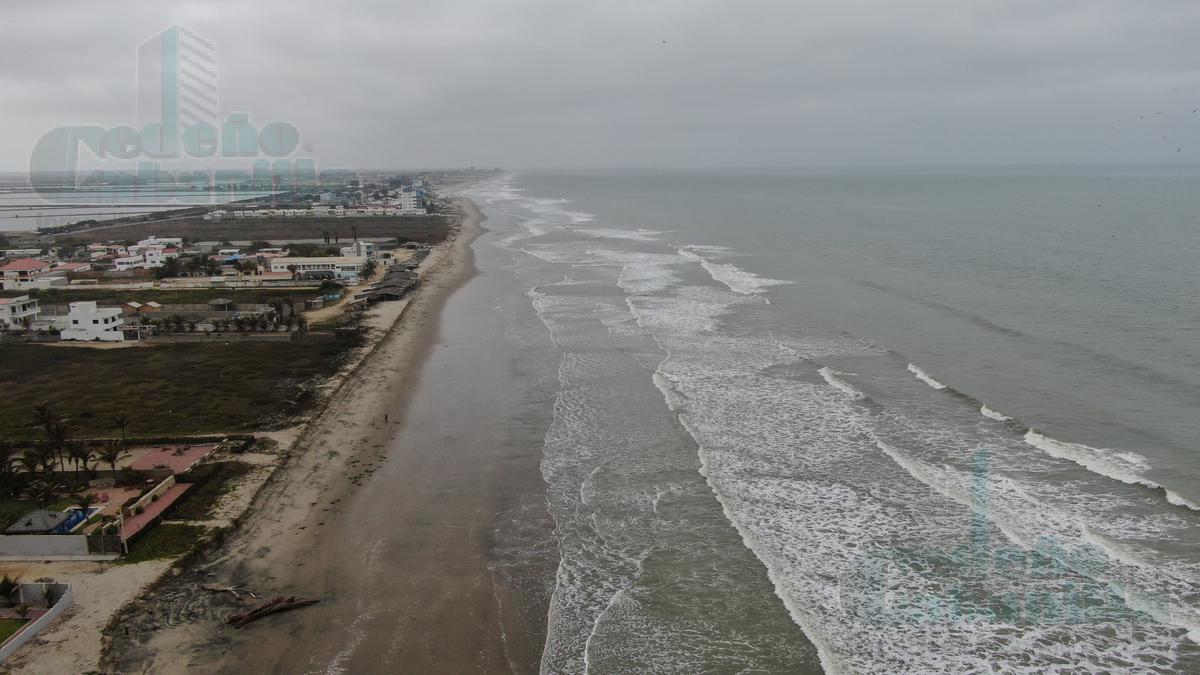 VENTA DE TERRENO MULTIFAMILIAR  FRENTE AL MAR VIA DATA  DA A DOS CALLES