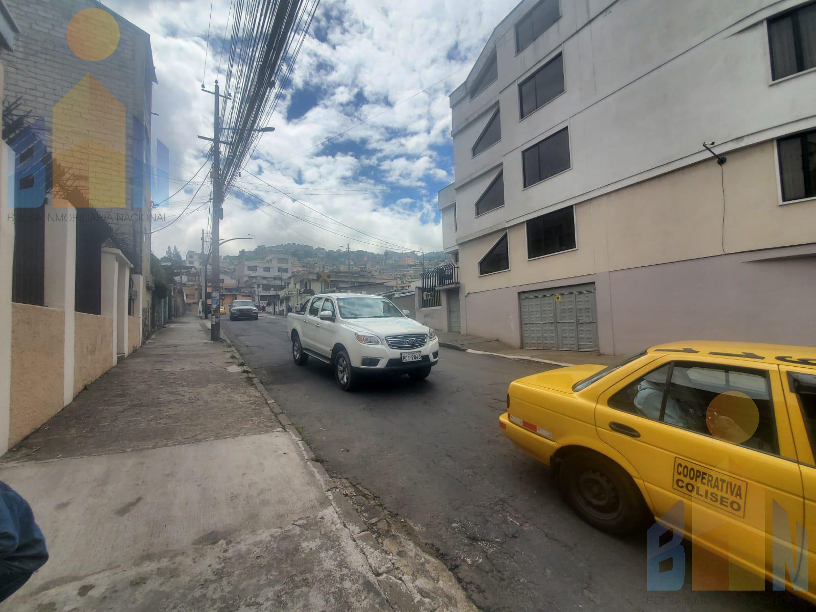 Local Comercial Esquinero en  Renta al Sur de Quito Sector El Recreo