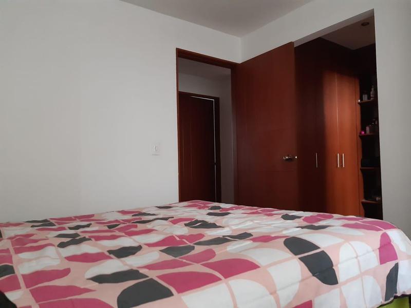 Se vende  comodo Departamento tres dormitorios sector Av El Inca e Izazaga