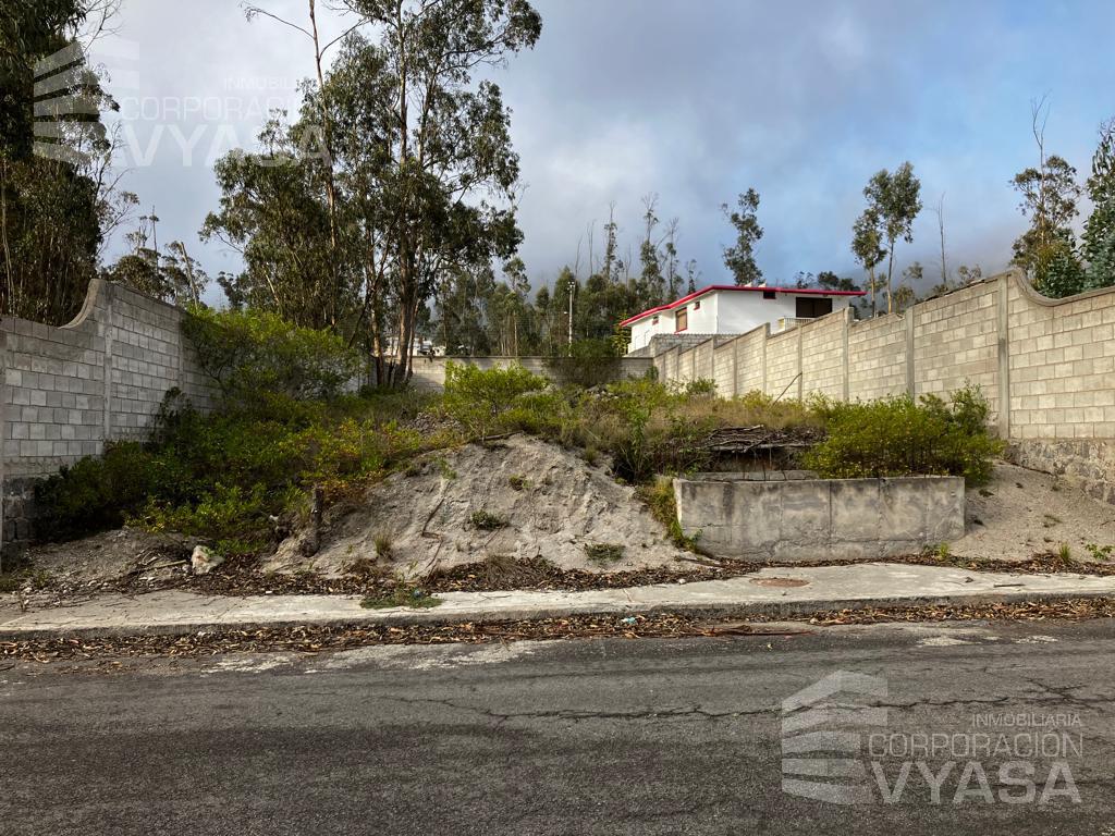 MITAD DEL MUNDO - URB. LA MARCA, TERRENO EN VENTA DE 490 M2