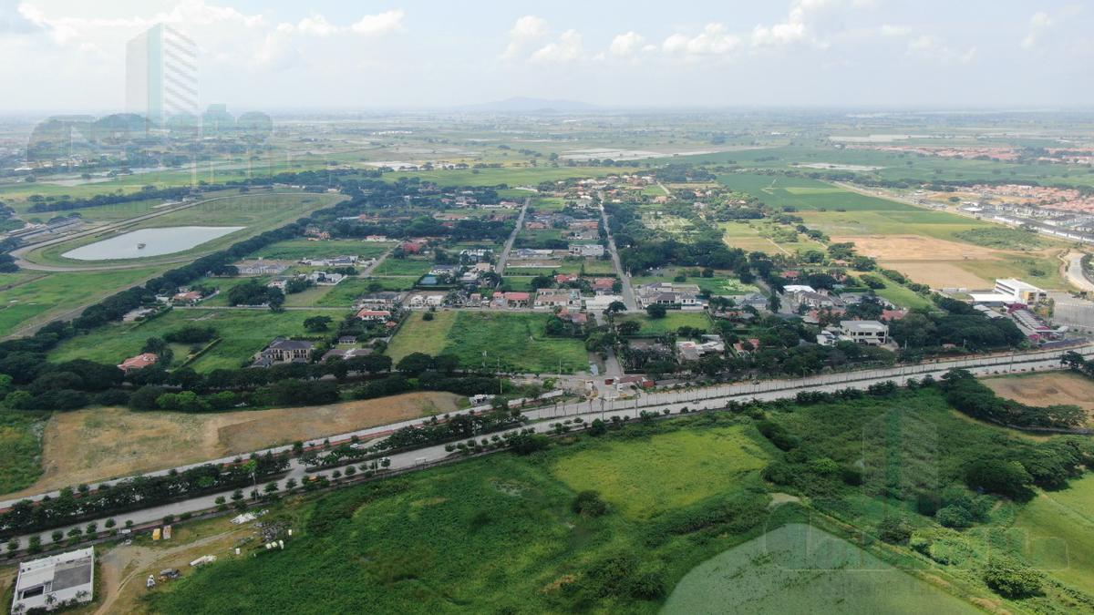 VENTA DE TERRENO EN URB EL CORTIJO OPORTUNIDAD