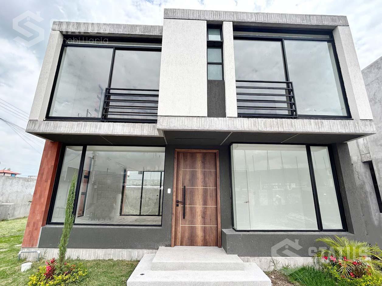 Vendo casa en conjunto 130 m, 3 Dorm., 2 Garajes, sector El Dean – Los Chillos, desde $116.000