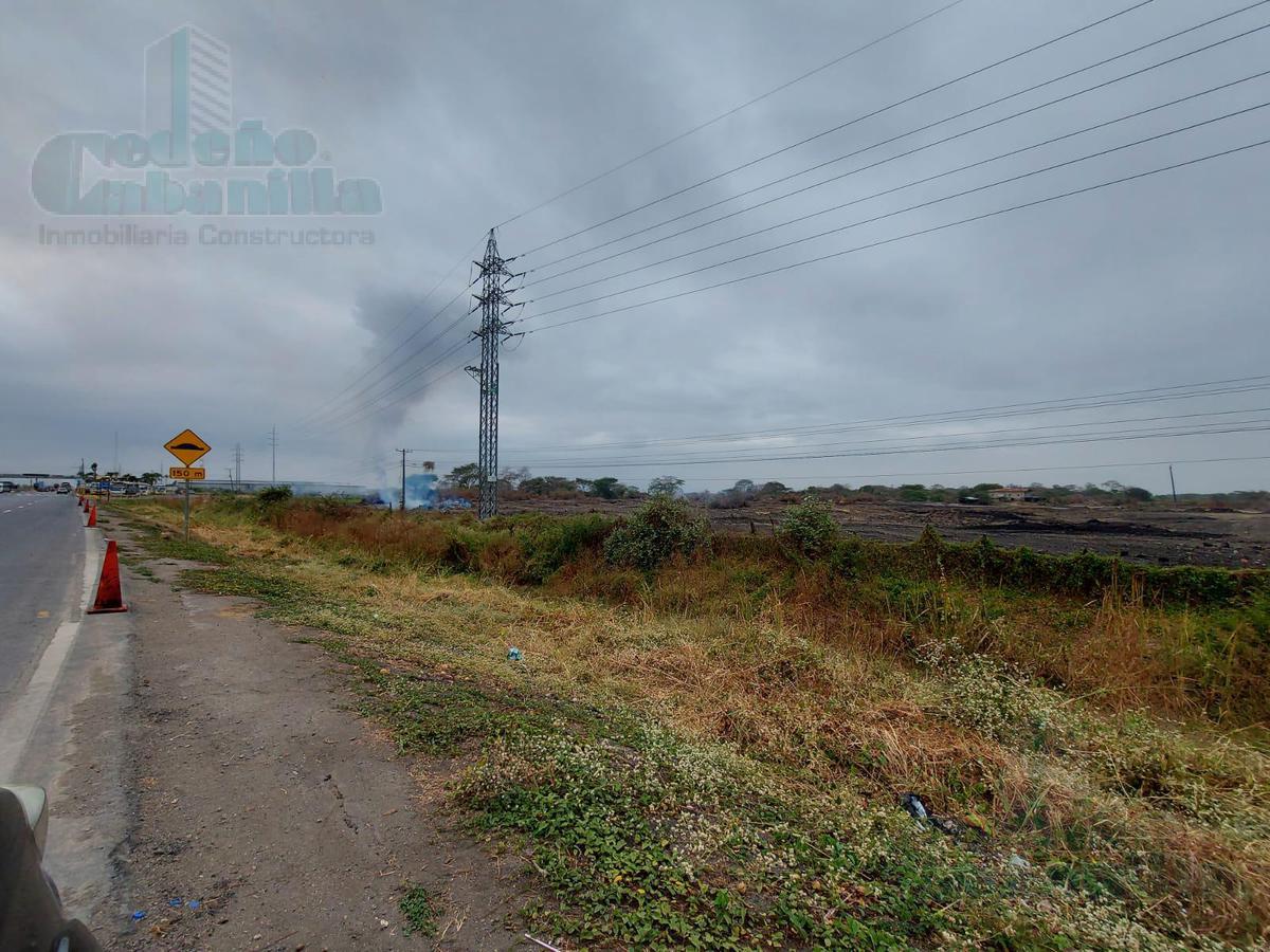 SE VENDE TERRENO INDUSTRIAL CON CRÉDITO DIRECTO AL PIE DE LA  VÍA DURÁN TAMBO