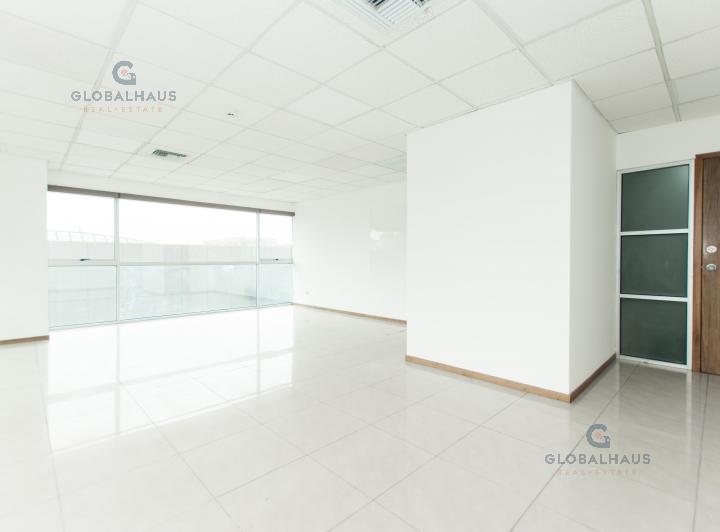 Oficina en Venta - Edif. Trade Building - Norte de Guayaquil M.C.