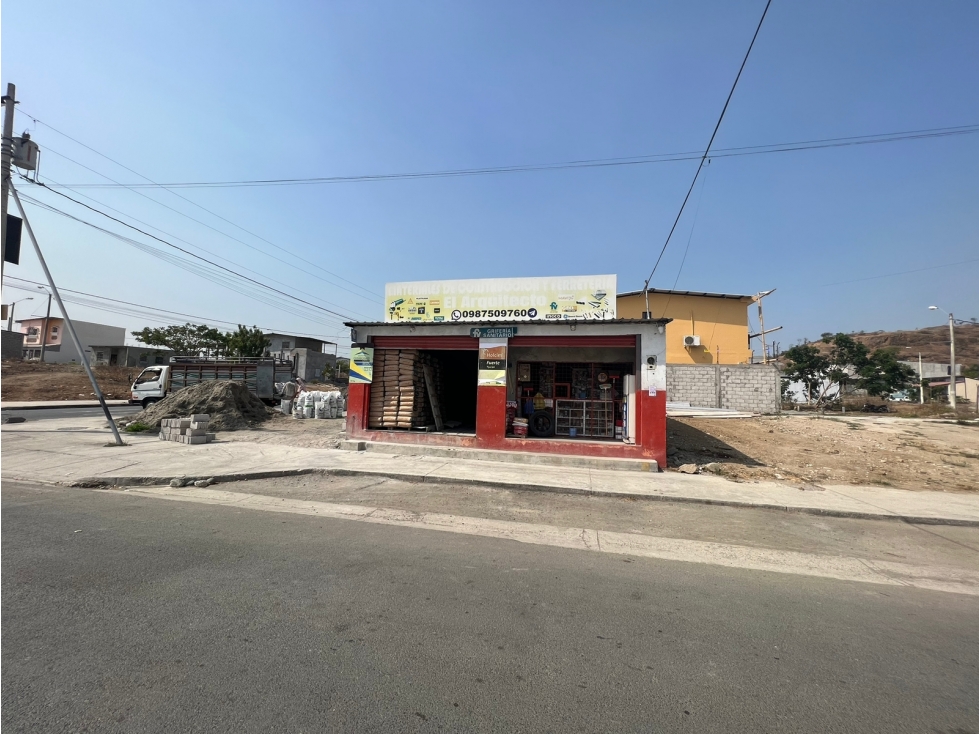 SE VENDE PROPIEDAD EN AV.PRINCIPAL DE MI LOTE