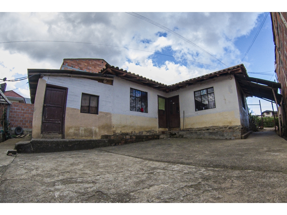 Casa de Venta en Racar Cuenca, Multifamiliar