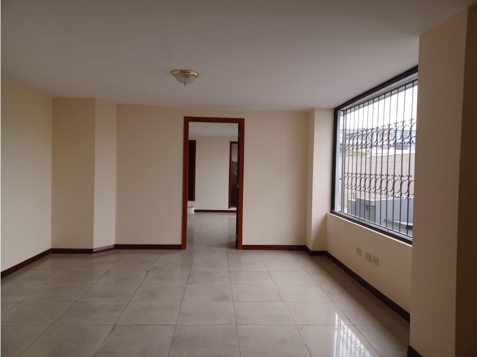 La Luz, Oficina, 50m2, 1 ambiente, 1 baño, 1 parqueadero