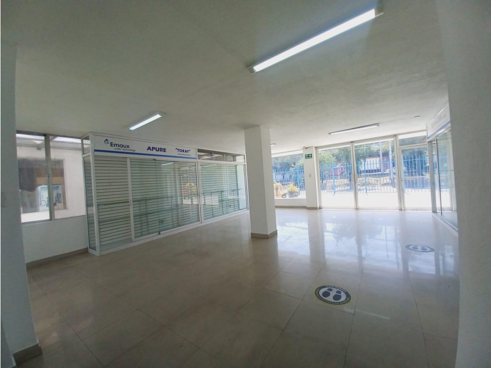 Parque de los Recuerdos, Local Comercial en renta, 120 m2, 2 ambientes, 1 baño, 1 parqueadero