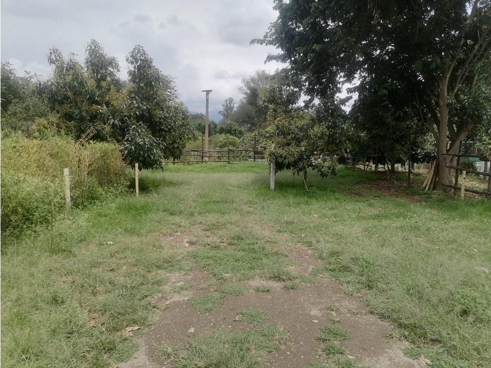 Tumbaco, Terreno en  Rentan 200m2.