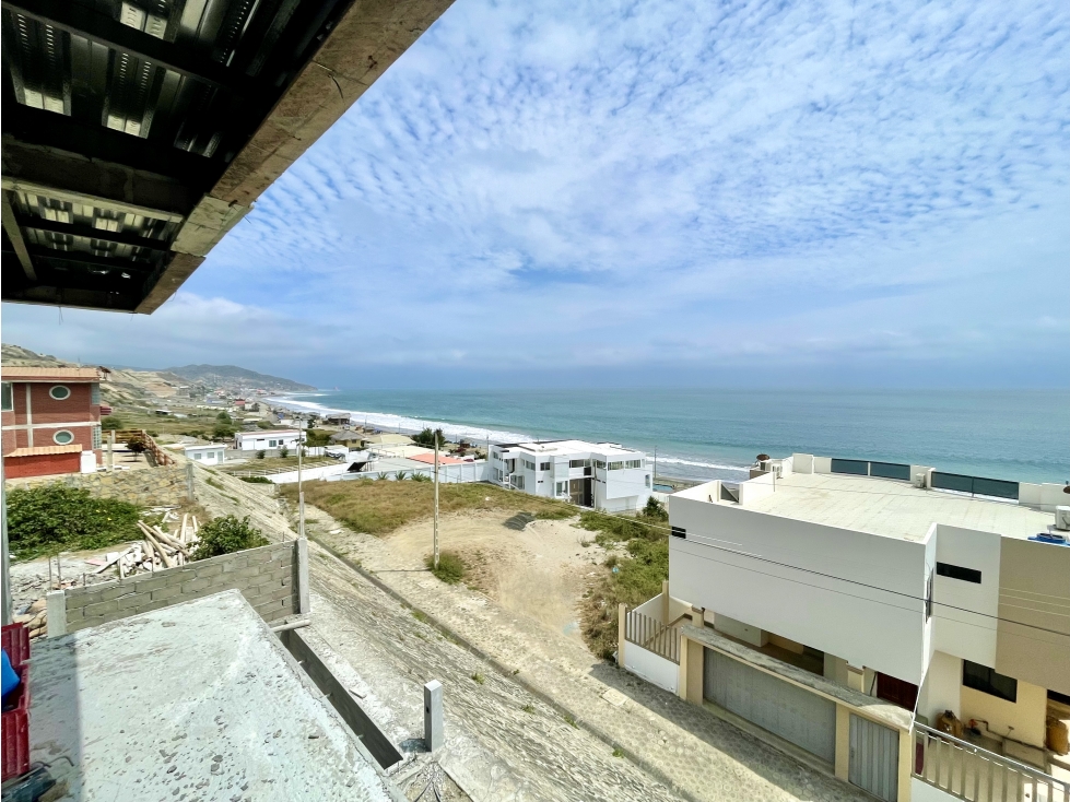 Casa vista al mar en playa Santa Marianita, Manta