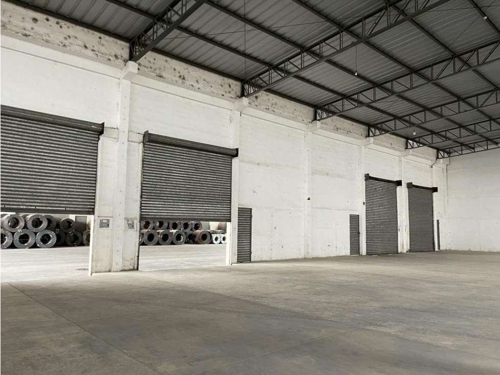 Alquiler de Bodega Industrial en Complejo 4900 m² Vía Durán - Tambo