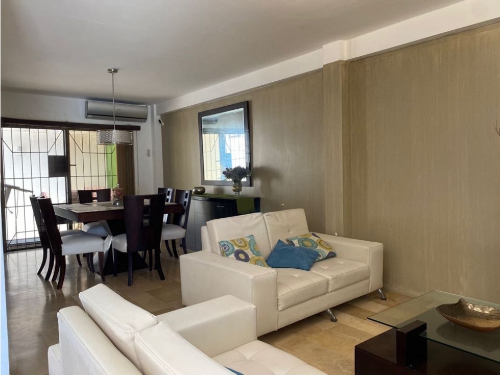 Se vende casa 3 dormitorios en Urbanización Ciudad del Sol